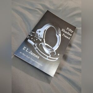 ✨️3/$25✨️ Fifty Shades Freed Book